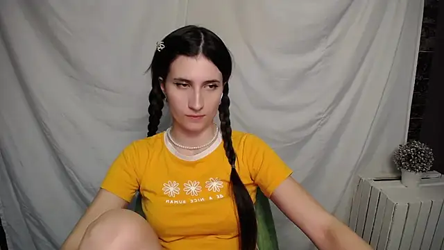 Snapshot of MaryEm976 chatting on February 5, 2025, 10:19 am MaryEm976 online show from February 5, 2025, 10:19 am