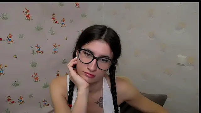 Snapshot of MaryEm976 chatting on October 24, 2025, 9:06 am MaryEm976 online show from October 24, 2025, 9:06 am