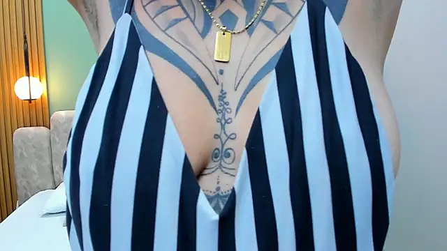 Snapshot of NicoleBlum chatting on March 10, 2025, 4:46 pm NicoleBlum online show from March 10, 2025, 4:46 pm