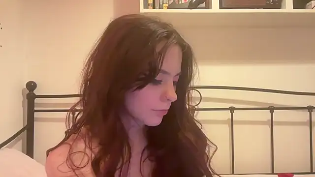 Snapshot of crystalsbaby chatting on March 5, 2025, 1:10 am crystalsbaby online show from March 5, 2025, 1:10 am