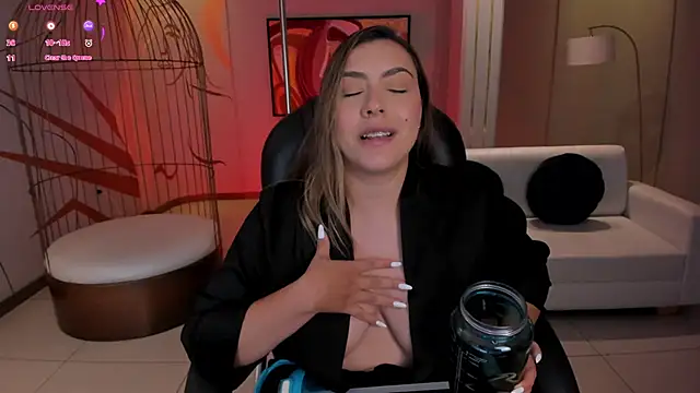 Snapshot of MartinnaBonnet chatting on December 21, 2024, 4:36 pm MartinnaBonnet online show from December 21, 2024, 4:36 pm