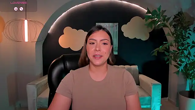 Snapshot of MartinnaBonnet chatting on March 10, 2025, 4:57 pm MartinnaBonnet online show from March 10, 2025, 4:57 pm