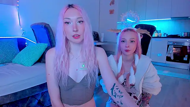 Snapshot of AlexRoseLiRed chatting on December 18, 2024, 8:03 pm AlexRoseLiRed online show from December 18, 2024, 8:03 pm