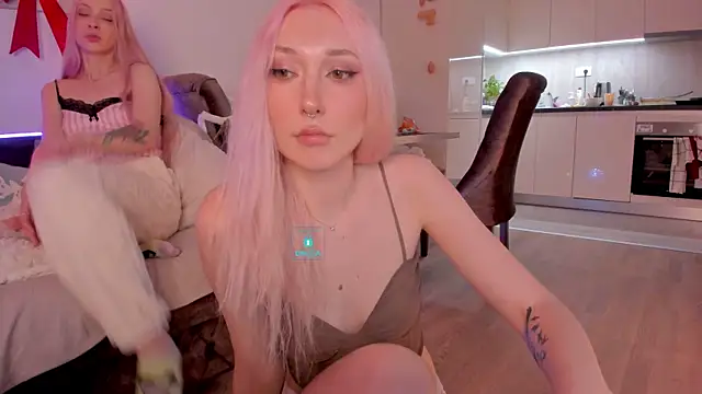 Snapshot of AlexRoseLiRed chatting on December 30, 2024, 2:31 am AlexRoseLiRed online show from December 30, 2024, 2:31 am