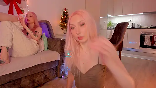 Snapshot of AlexRoseLiRed chatting on December 31, 2024, 12:00 am AlexRoseLiRed online show from December 31, 2024, 12:00 am