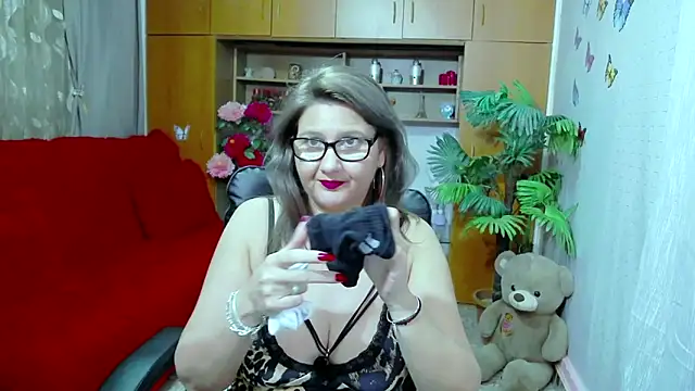 Snapshot of LucilleFenlys chatting on December 8, 2024, 10:47 pm LucilleFenlys online show from December 8, 2024, 10:47 pm