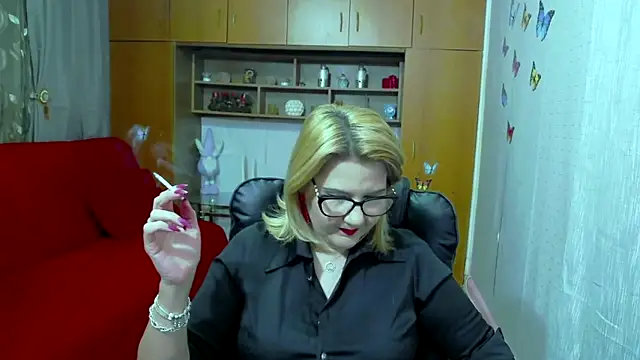 Snapshot of LucilleFenlys chatting on March 4, 2025, 7:43 pm LucilleFenlys online show from March 4, 2025, 7:43 pm