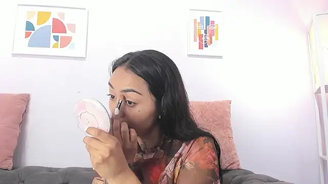 Snapshot of miss_soffi_ chatting on January 14, 2025, 12:24 pm miss soffi  online show from January 14, 2025, 12:24 pm