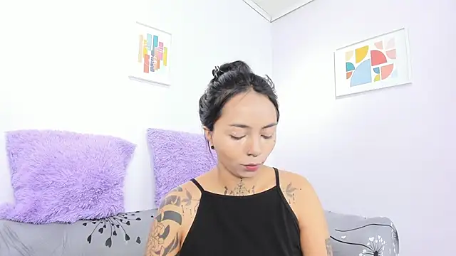 Snapshot of miss_soffi_ chatting on October 14, 2025, 12:28 pm miss soffi  online show from October 14, 2025, 12:28 pm