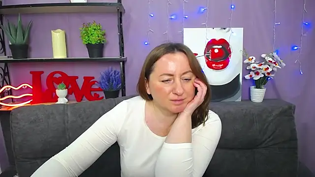 Snapshot of Abby_Taylorr chatting on March 13, 2025, 10:15 am Abby Taylorr online show from March 13, 2025, 10:15 am