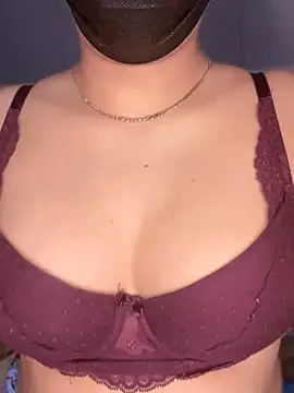 Snapshot of Amber-Queen chatting on January 15, 2025, 2:06 am Amber-Queen online show from January 15, 2025, 2:06 am