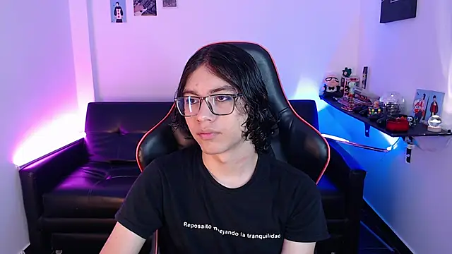 Snapshot of malik_harrison__ chatting on December 9, 2024, 2:49 pm malik harrison   online show from December 9, 2024, 2:49 pm