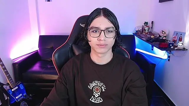 Snapshot of malik_harrison__ chatting on January 6, 2025, 2:14 pm malik harrison   online show from January 6, 2025, 2:14 pm