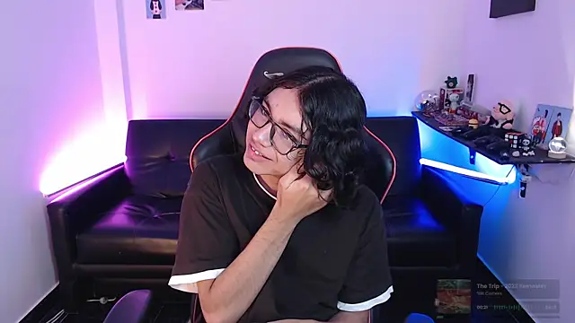 Snapshot of malik_harrison__ chatting on January 11, 2025, 1:53 pm malik harrison   online show from January 11, 2025, 1:53 pm