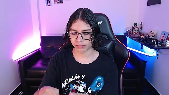 Snapshot of malik_harrison__ chatting on January 14, 2025, 3:15 pm malik harrison   online show from January 14, 2025, 3:15 pm