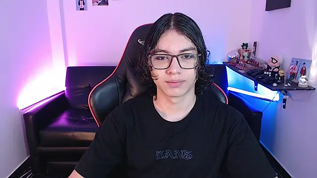 Snapshot of malik_harrison__ chatting on January 28, 2025, 2:53 pm malik harrison   online show from January 28, 2025, 2:53 pm