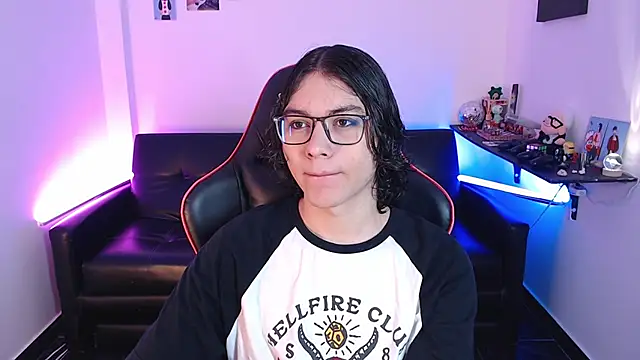 Snapshot of malik_harrison__ chatting on January 30, 2025, 2:47 pm malik harrison   online show from January 30, 2025, 2:47 pm