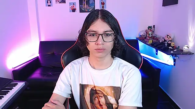 Snapshot of malik_harrison__ chatting on February 10, 2025, 1:55 pm malik harrison   online show from February 10, 2025, 1:55 pm