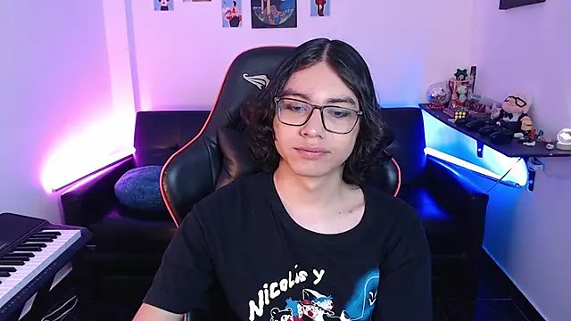 Snapshot of malik_harrison__ chatting on February 25, 2025, 5:04 pm malik harrison   online show from February 25, 2025, 5:04 pm