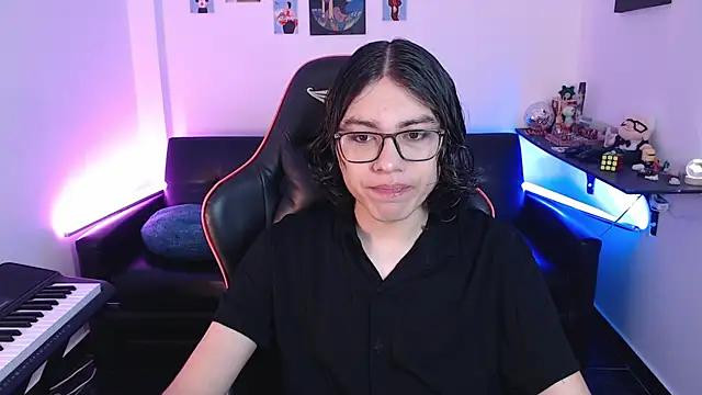 Snapshot of malik_harrison__ chatting on February 28, 2025, 3:04 pm malik harrison   online show from February 28, 2025, 3:04 pm