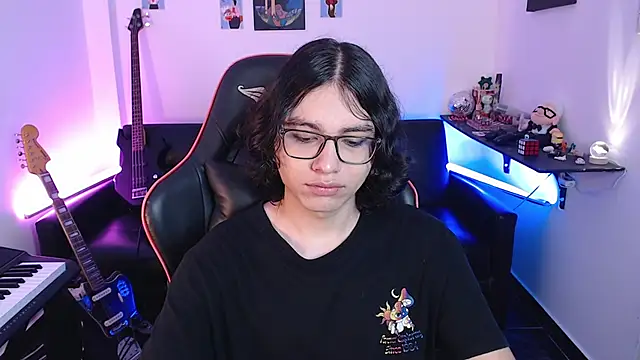 Snapshot of malik_harrison__ chatting on March 9, 2025, 3:05 pm malik harrison   online show from March 9, 2025, 3:05 pm