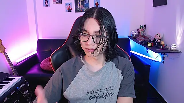 Snapshot of malik_harrison__ chatting on March 19, 2025, 2:35 pm malik harrison   online show from March 19, 2025, 2:35 pm