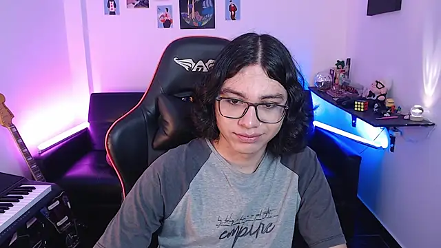 Snapshot of malik_harrison__ chatting on March 19, 2025, 5:39 pm malik harrison   online show from March 19, 2025, 5:39 pm