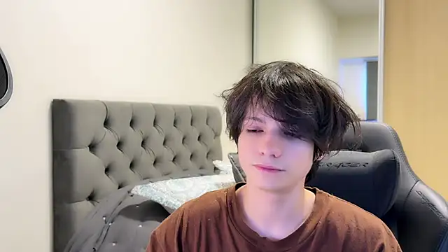 Snapshot of SasukeUhchiaa chatting on December 21, 2024, 10:28 am SasukeUhchiaa online show from December 21, 2024, 10:28 am