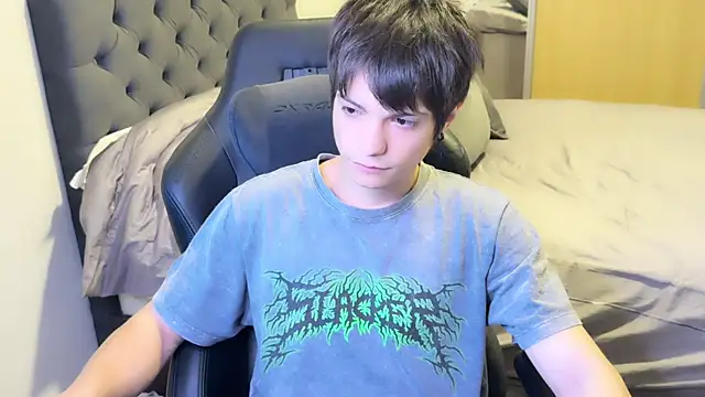 Snapshot of SasukeUhchiaa chatting on February 26, 2025, 2:37 am SasukeUhchiaa online show from February 26, 2025, 2:37 am