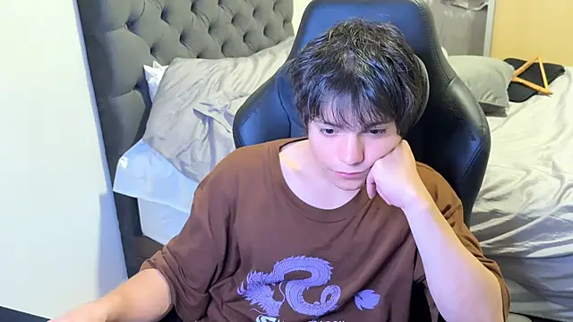 Snapshot of SasukeUhchiaa chatting on March 3, 2025, 10:42 pm SasukeUhchiaa online show from March 3, 2025, 10:42 pm