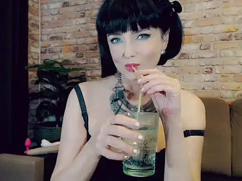 Snapshot of _Alexis_Bloom_ chatting on February 2, 2025, 6:26 am  Alexis Bloom  online show from February 2, 2025, 6:26 am