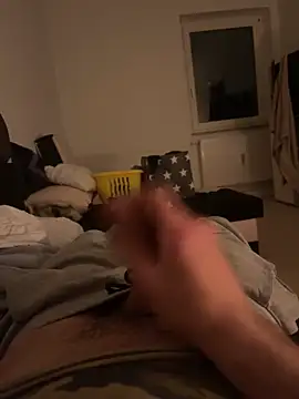 Snapshot of oroszlanw chatting on March 12, 2025, 9:03 pm oroszlanw online show from March 12, 2025, 9:03 pm