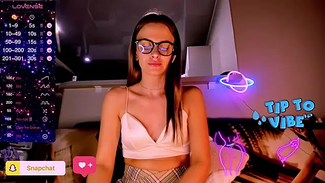 madina taher online show from February 3, 2025, 12:36 am