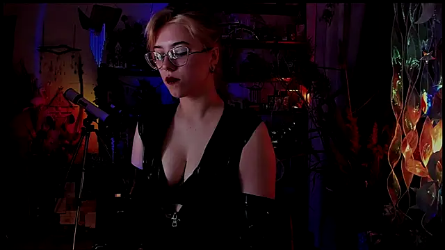 Snapshot of Scarlett_Wanner chatting on December 4, 2024, 8:18 pm Scarlett Wanner online show from December 4, 2024, 8:18 pm