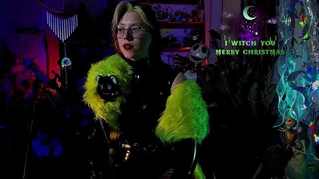 Snapshot of Scarlett_Wanner chatting on December 21, 2024, 8:00 pm Scarlett Wanner online show from December 21, 2024, 8:00 pm