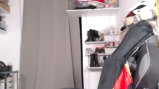 Snapshot of Amai_Live chatting on November 20, 2025, 11:10 am Amai Live online show from November 20, 2025, 11:10 am