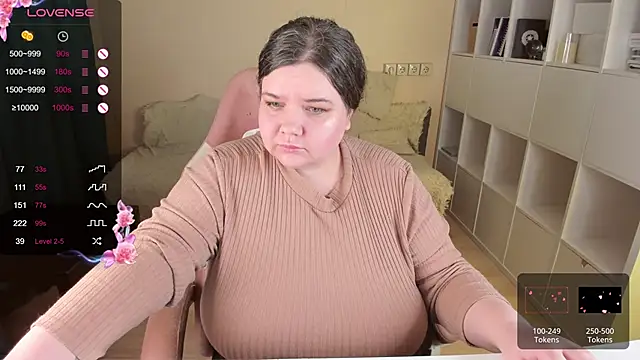 Snapshot of PlumPie chatting on September 26, 2025, 7:29 pm PlumPie online show from September 26, 2025, 7:29 pm