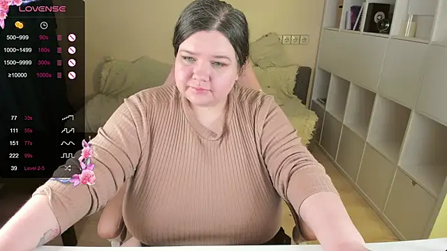 Snapshot of PlumPie chatting on November 12, 2025, 12:55 am PlumPie online show from November 12, 2025, 12:55 am