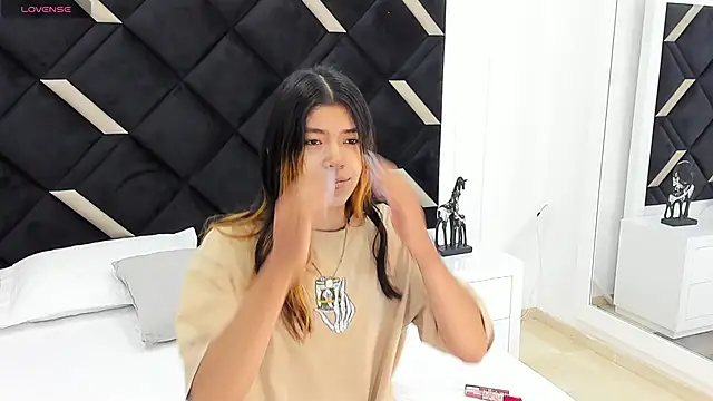 Girl Cherry online show from September 27, 2025, 11:37 am