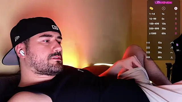 Snapshot of DominantTheo chatting on December 2, 2024, 2:53 am DominantTheo online show from December 2, 2024, 2:53 am