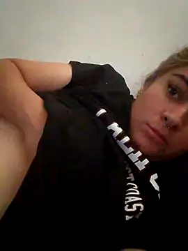 Snapshot of Juanavic chatting on December 8, 2024, 3:13 pm Juanavic online show from December 8, 2024, 3:13 pm