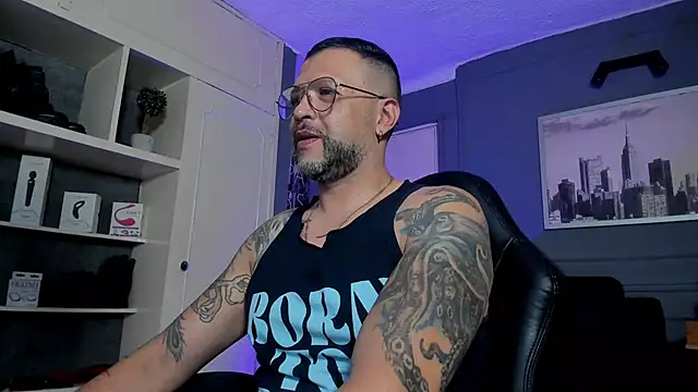 MrFrank tattoo online show from October 9, 2025, 11:58 pm