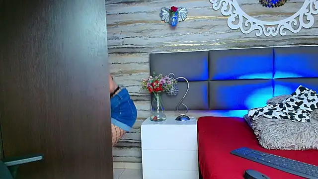 Snapshot of oliver__brown chatting on March 13, 2025, 8:22 pm oliver brown online show from March 13, 2025, 8:22 pm