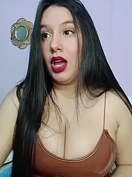 Snapshot of Deina_bunny chatting on November 5, 2025, 10:43 pm Deina bunny online show from November 5, 2025, 10:43 pm