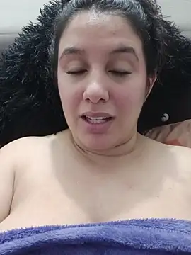 Snapshot of Deina_bunny chatting on November 12, 2025, 11:47 pm Deina bunny online show from November 12, 2025, 11:47 pm