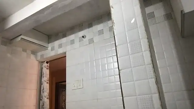 Snapshot of Riyasingh9 chatting on December 17, 2024, 4:23 am Riyasingh9 online show from December 17, 2024, 4:23 am