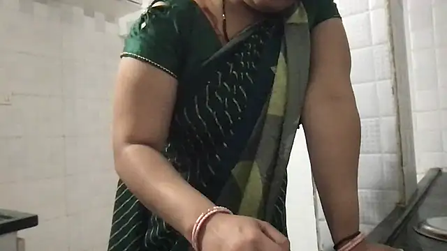 Snapshot of Riyasingh9 chatting on February 5, 2025, 12:17 pm Riyasingh9 online show from February 5, 2025, 12:17 pm