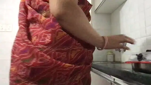 Snapshot of Riyasingh9 chatting on March 6, 2025, 2:30 am Riyasingh9 online show from March 6, 2025, 2:30 am