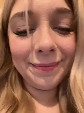 Snapshot of CherryAuroraa chatting on December 19, 2024, 9:51 am CherryAuroraa online show from December 19, 2024, 9:51 am