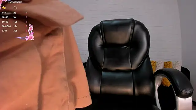 Snapshot of JuanitaClay chatting on February 12, 2025, 6:30 pm JuanitaClay online show from February 12, 2025, 6:30 pm